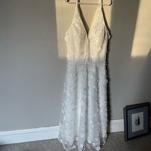 Dress the population Elisa beaded floral appliqué sequin white dress.